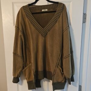 Blue Velvet Olive Green V-Neck Pullover Sweatswirt